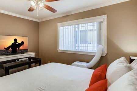 Awesome 3Br 2Bth 1 Block To Beach C2 Newport Beach Exterior photo