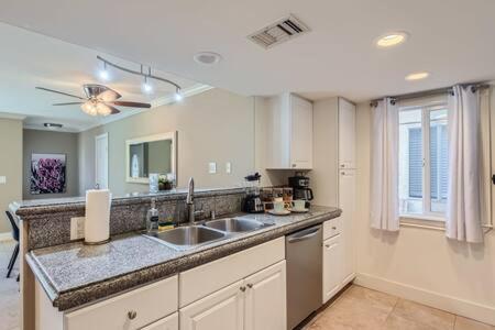 Awesome 3Br 2Bth 1 Block To Beach C2 Newport Beach Exterior photo