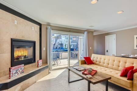 Awesome 3Br 2Bth 1 Block To Beach C2 Newport Beach Exterior photo